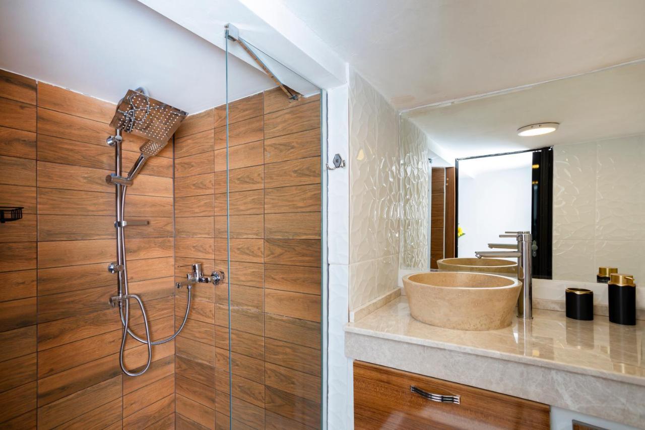 8 Rooms House Balcova Экстерьер фото