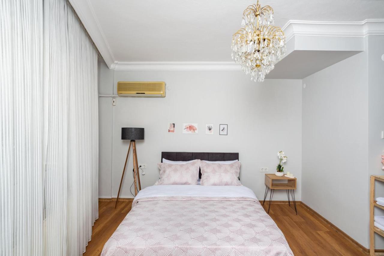 8 Rooms House Balcova Экстерьер фото